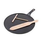 Chasseur Cast Iron 30cm Crêpe Pan with wooden tools